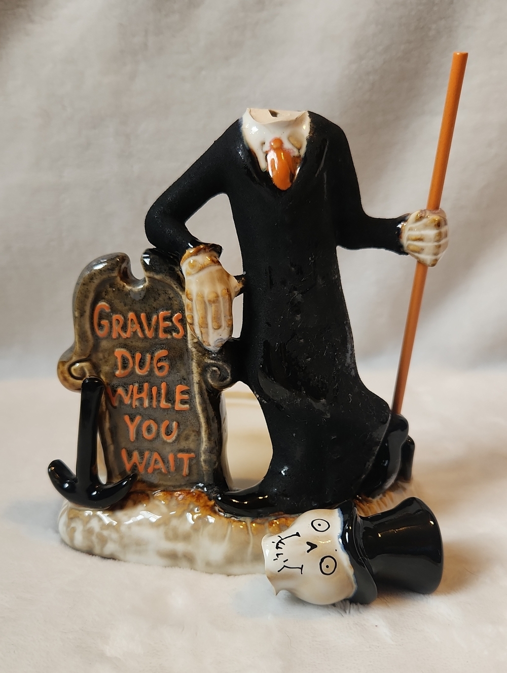 Yankee Candle, Halloween Retired, JH Graves Dug Wy Wait,  Large Candle Holder